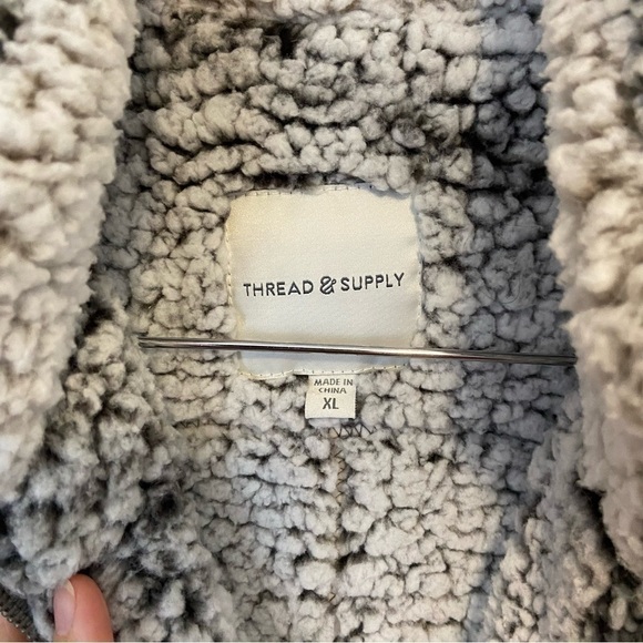 Thread & Supply Cozy Sherpa Plush Teddy Vest Size Xl - Picture 9 of 12